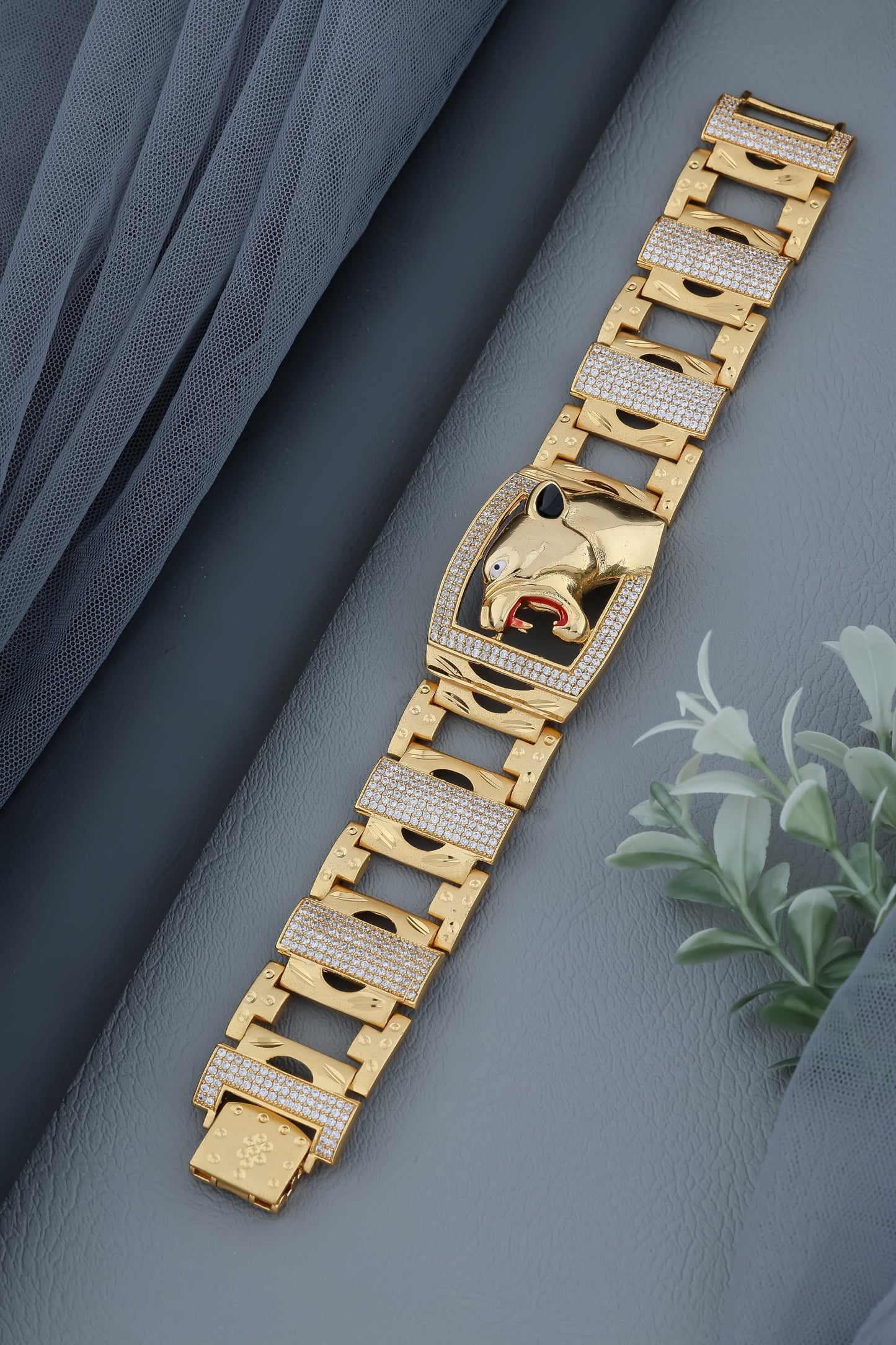 Men’s Bold Gold-Plated Jaguar Motif Statement Bracelet