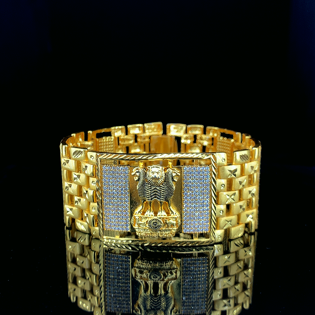 Lion Capital Patriotic Bracelet: Handcrafted Gold-Finish Jewelry