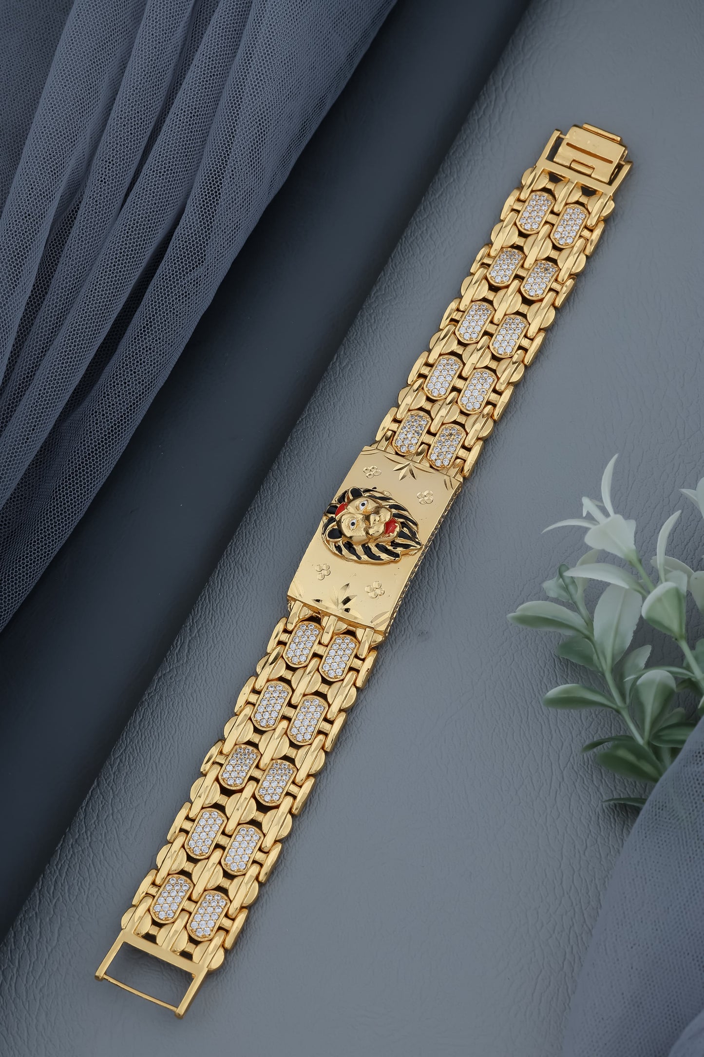 Men’s Gold-Plated Royal Lion Statement Bracelet – Luxury Articulated Link Kada
