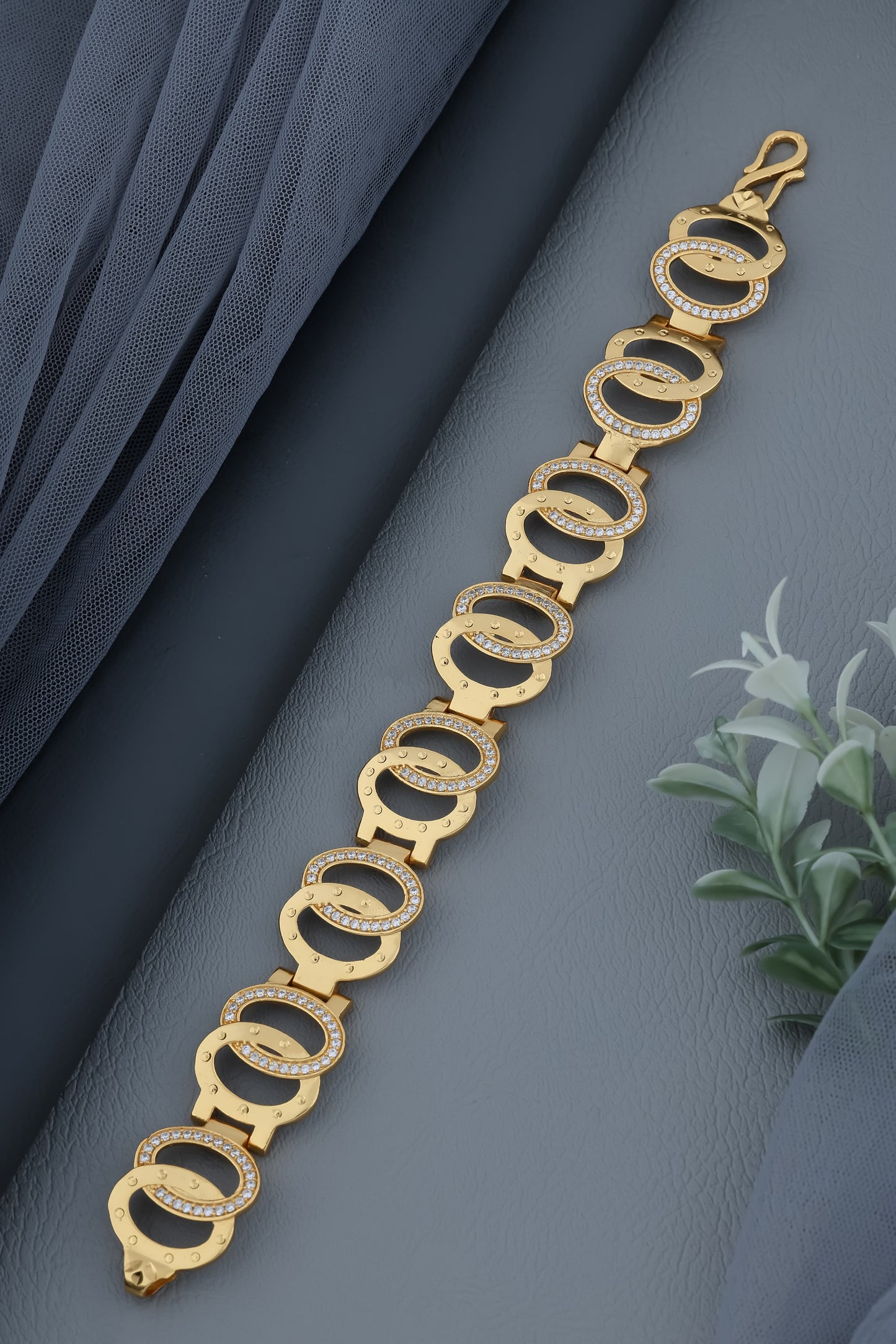 Luxurious Interlocking Oval Gold-Plated Statement Bracelet