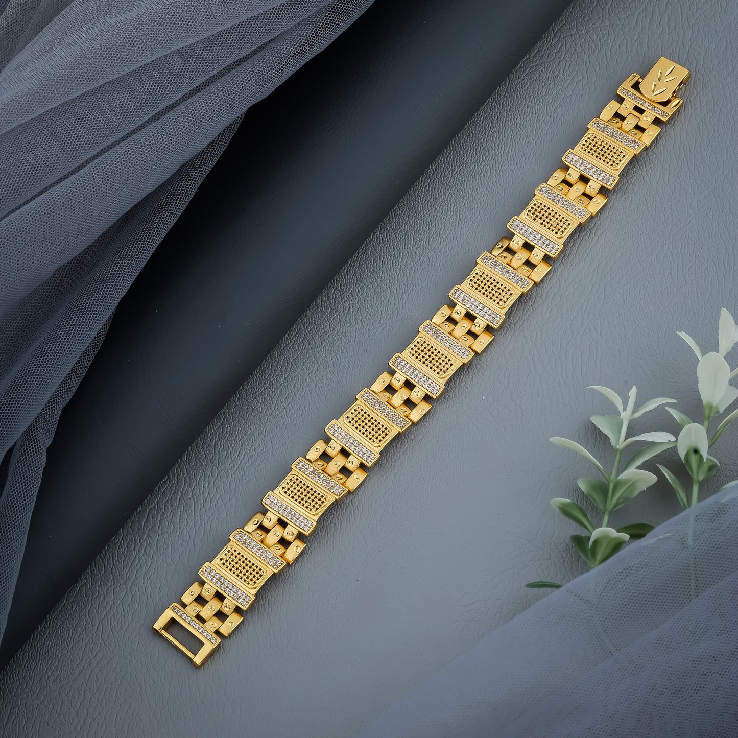 Grand Heritage Gold Bracelet with Textured Filigree and Pave Stones