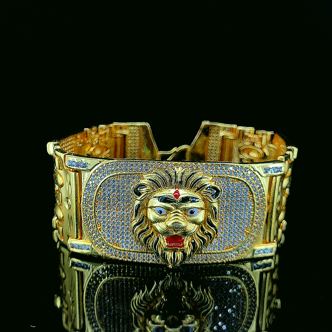 Majestic Lion Head Gold-Plated Men's Bracelet with Cubic Zirconia Accents