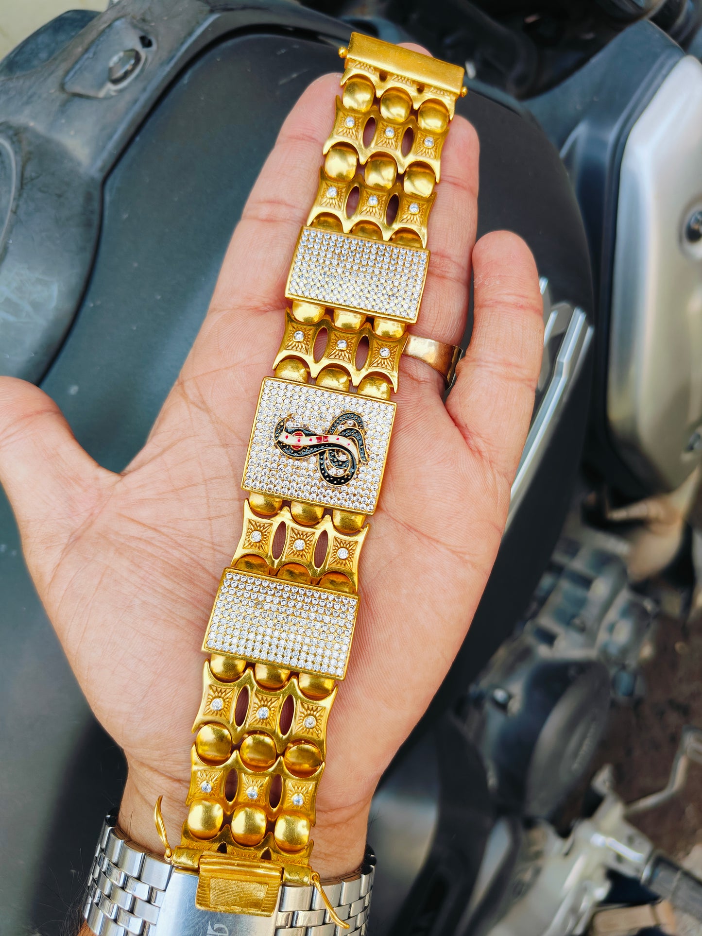 Bracelet