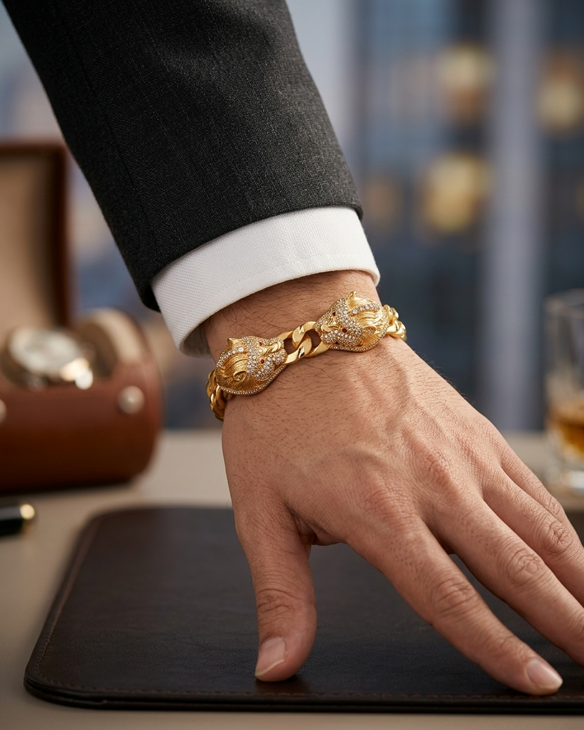 Two lion dimond braclet